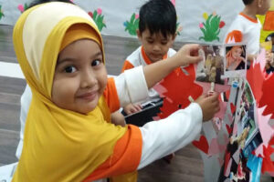 art & craft- Little Caliphs Program